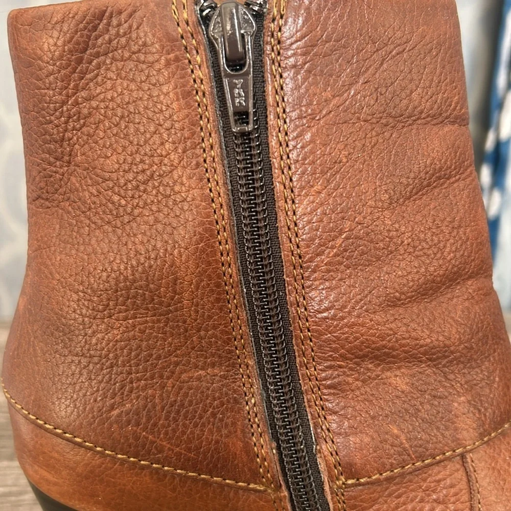 B.O.C Born Concept Traipse Brown Leather Booties‎ Cuffed Double Buckle 7/38